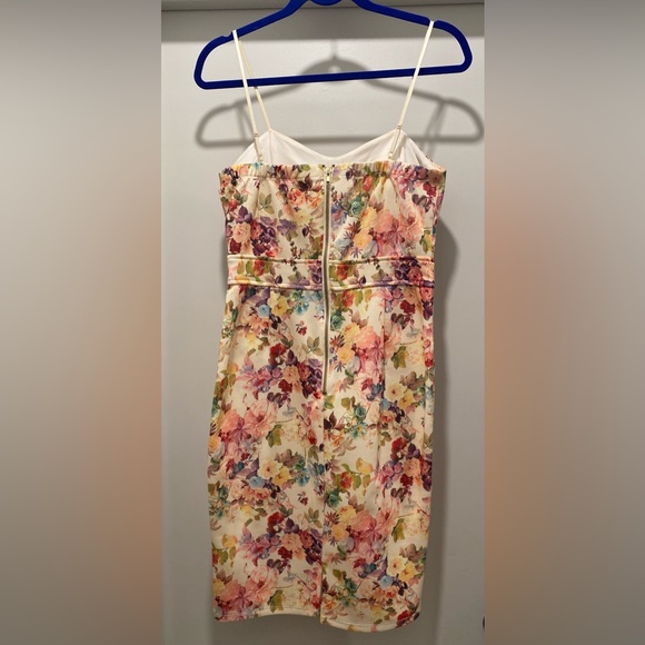 Emerald Sundae Cream Floral Fitted Midi Dress - Size 9 - Picture 12 of 13
